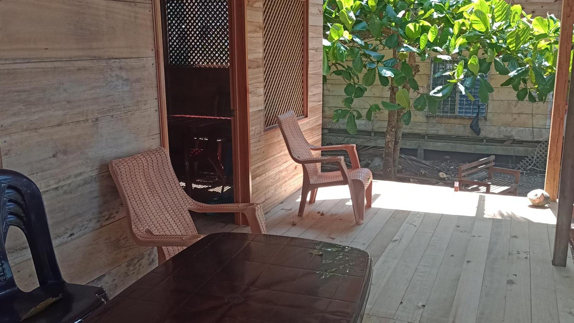 Casa Manati Hotell Lívingston Exteriör bild