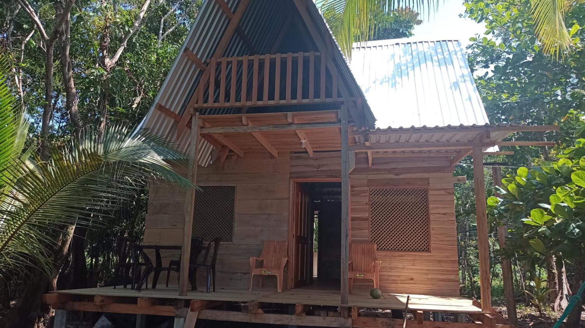 Casa Manati Hotell Lívingston Exteriör bild